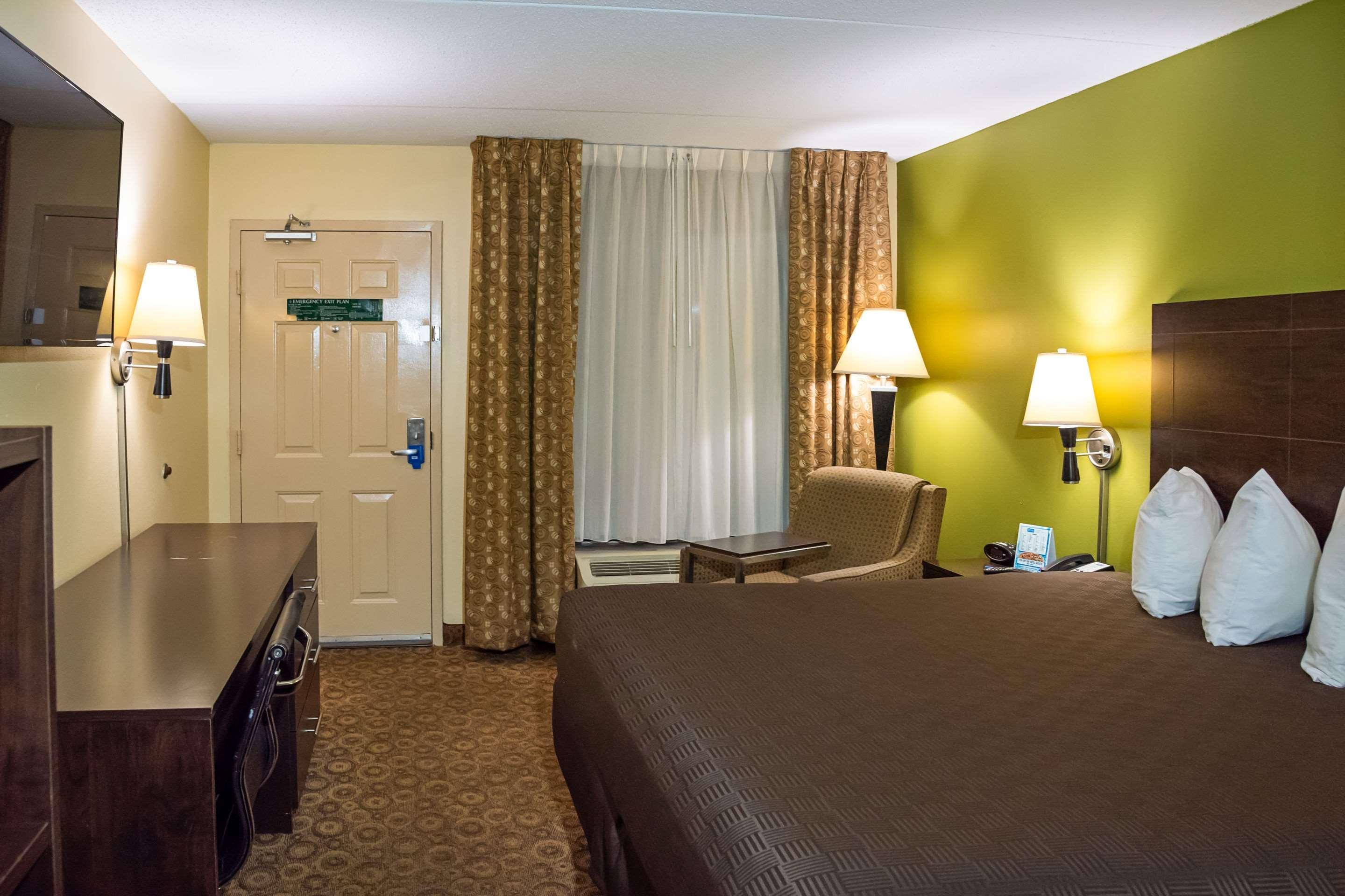 Rodeway Inn&Suites North Clarksville Extérieur photo
